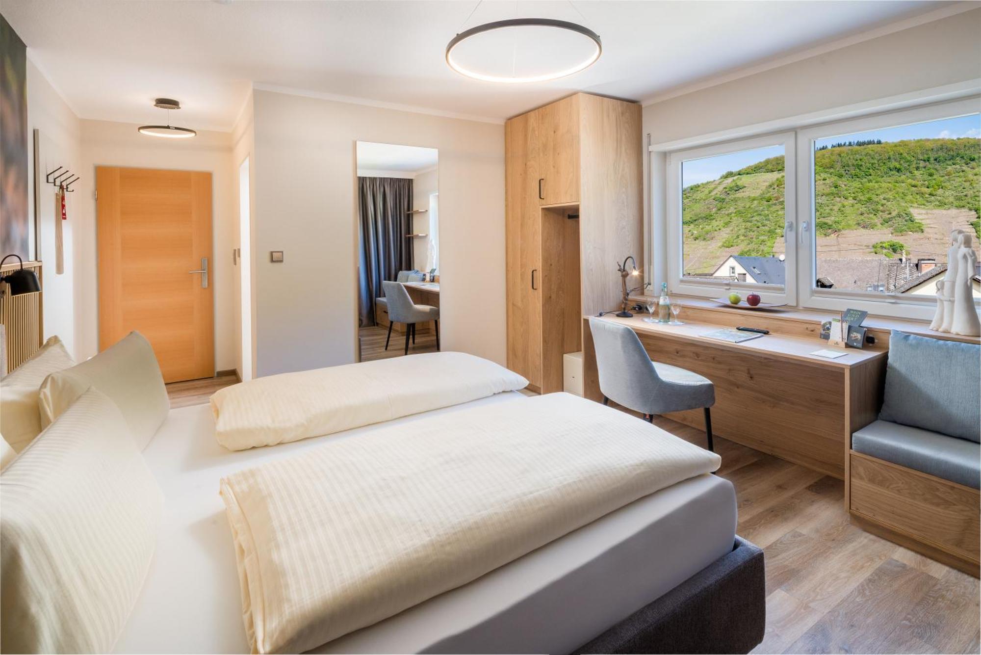 Weinhotel Sonnenschein Ернст Екстериор снимка