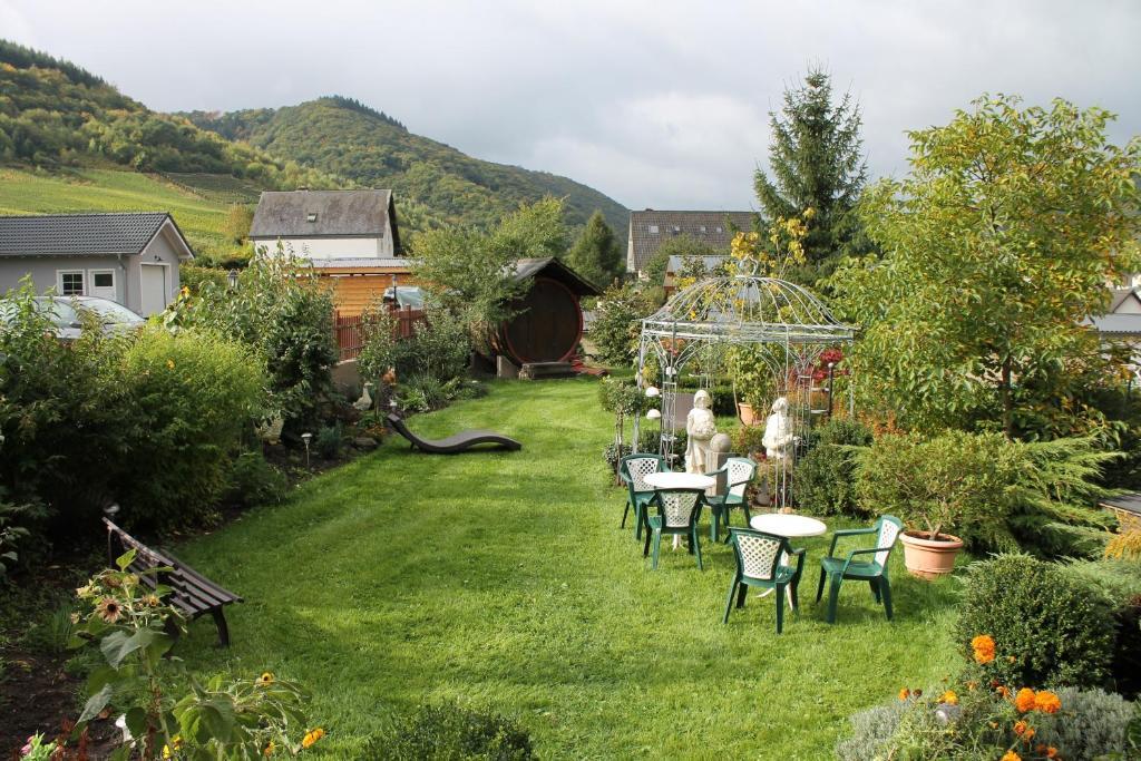 Weinhotel Sonnenschein Ернст Екстериор снимка
